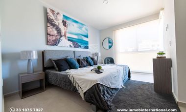 Casa en Venta con recamara en planta baja, Zona Valle Imperial, Zapopan
