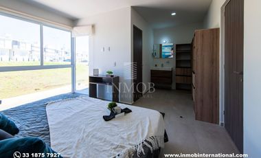 Casa en Venta con recamara en planta baja, Zona Valle Imperial, Zapopan