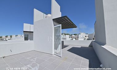 Casa en Venta con recamara en planta baja, Zona Valle Imperial, Zapopan