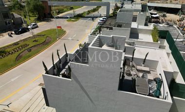 Casa en Venta con recamara en planta baja, Zona Valle Imperial, Zapopan