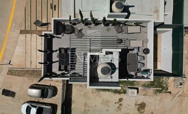 Casa en Venta con recamara en planta baja, Zona Valle Imperial, Zapopan
