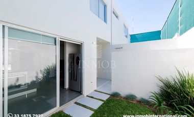 Casa en Venta de entrega inmediata, cerca del Fracc. Valle Imperial, Zapopan