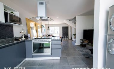 Casa en Venta de entrega inmediata, cerca del Fracc. Valle Imperial, Zapopan
