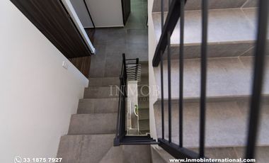 Casa en Venta de entrega inmediata, cerca del Fracc. Valle Imperial, Zapopan