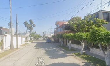 ¡¡Atención Inversionistas!! Venta de Casa en Remate Bancario, Col. Jardines Playas de Tijuana, Tijuana.