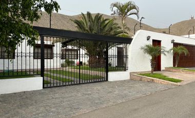 VENDO LINDA CASA EN EL SOL DE LA MOLINA