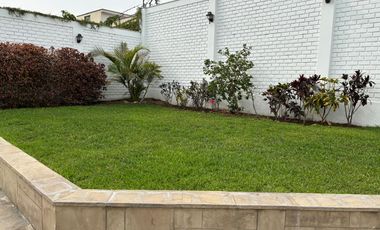 VENDO LINDA CASA EN EL SOL DE LA MOLINA