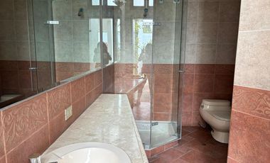 VENDO LINDA CASA EN EL SOL DE LA MOLINA