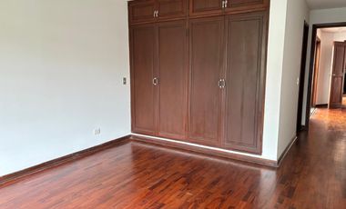 VENDO LINDA CASA EN EL SOL DE LA MOLINA