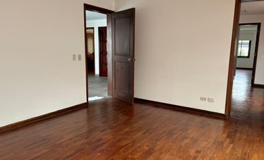 VENDO LINDA CASA EN EL SOL DE LA MOLINA