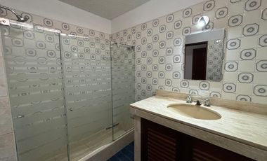 VENDO LINDA CASA EN EL SOL DE LA MOLINA