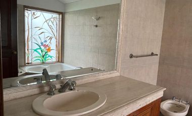 VENDO LINDA CASA EN EL SOL DE LA MOLINA