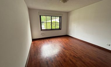 VENDO LINDA CASA EN EL SOL DE LA MOLINA