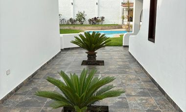 VENDO LINDA CASA EN EL SOL DE LA MOLINA