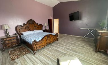 Se Renta Amplia Residencia Amueblada en el Fraccionamiento Cuesta Blanca de dos plantas.