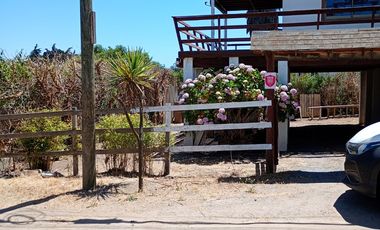 ARRIENDA TEMPORADA  VERANO CASA EN MAITENCILLO VISTA AL MAR