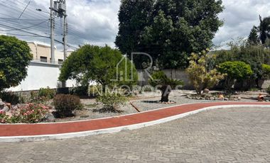 EXCELENTE OPORTUNIDAD $190.000 Casa con terreno de 1.530 m2 Mitad del Mundo