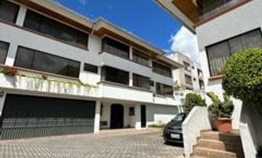 Casa en venta de 305 m2 en Ponceano Alto con sauna, hidromasaje, terraza y pérgola