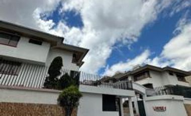 Casa en venta de 305 m2 en Ponceano Alto con sauna, hidromasaje, terraza y pérgola