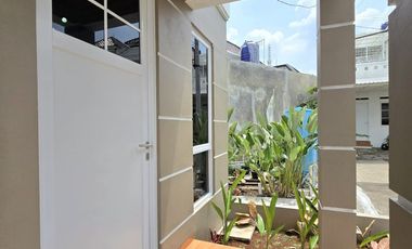 Rumah Mewah 2 Lantai Dekat Kampus UI Depok Dan Stasiun KRL Depok Baru