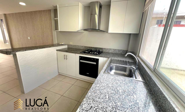 Casa en venta sector Los Gavilanes, cerca a la PUCE Manta, Ecuador