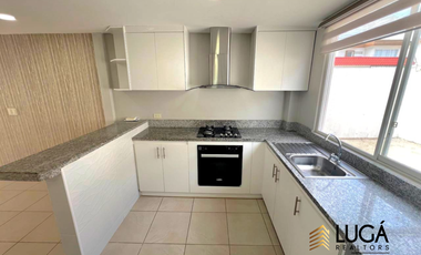 Casa en venta sector Los Gavilanes, cerca a la PUCE Manta, Ecuador