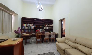 Venta de Casa Centrica en el Barrio de San Marcos a media cuadra del Jardín de San Marcos