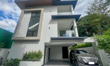 FOR RENT: 6BR House and Lot in White Plains, Quezon City