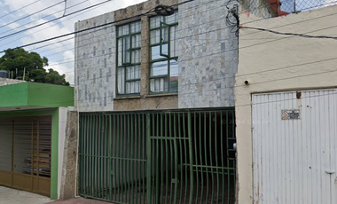 Casa en Col. Cuauhtémoc, Guadalajara Jalisco, ¡Compra directa con el Banco, no se aceptan créditos!