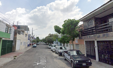 Casa en Col. Cuauhtémoc, Guadalajara Jalisco, ¡Compra directa con el Banco, no se aceptan créditos!