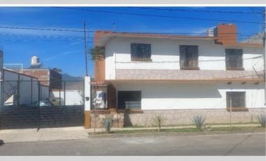 DEPARTAMENTOS DUPLEX MAS TERRENO COLONIA LOMAS DEL VALLE CALLE JAUJILLA MORELIA