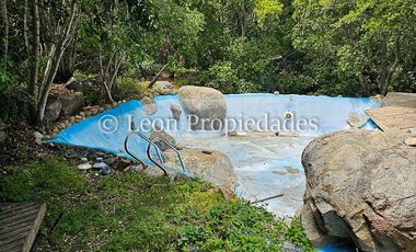 Leon Propiedades vende casa en parcela en condominio, sector Los Naranjos, Curacaví.