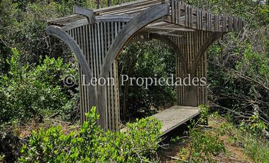 Leon Propiedades vende casa en parcela en condominio, sector Los Naranjos, Curacaví.