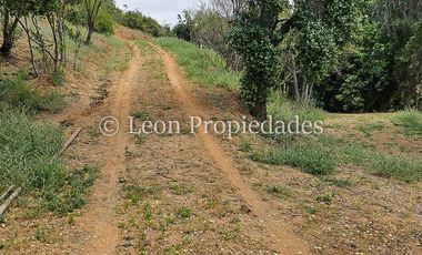 Leon Propiedades vende casa en parcela en condominio, sector Los Naranjos, Curacaví.
