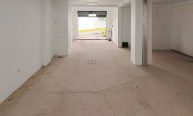 ¡VENDO LOCAL COMERCIAL ESPACIOSO CERCA DE LA UNIVERSIDAD ANDINA!