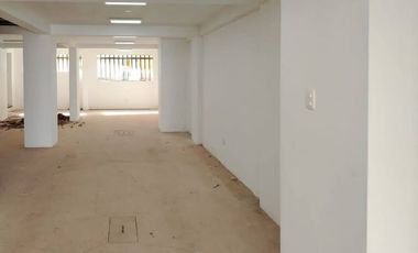 ¡VENDO LOCAL COMERCIAL ESPACIOSO CERCA DE LA UNIVERSIDAD ANDINA!