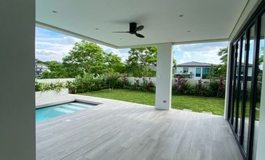 5-Bedroom House in Ayala Westgrove Heights with Swimming Pool & Nice View of Mountain, Lake & City Skyline