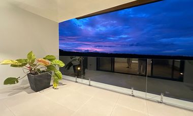 5-Bedroom House in Ayala Westgrove Heights with Swimming Pool & Nice View of Mountain, Lake & City Skyline