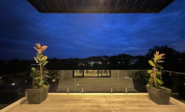 5-Bedroom House in Ayala Westgrove Heights with Swimming Pool & Nice View of Mountain, Lake & City Skyline