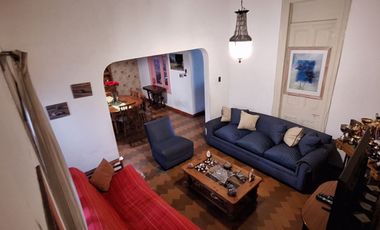 Venta Casa en Sector Residencial – Pedro León Ugalde, Santiago