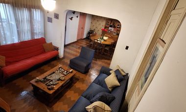 Venta Casa en Sector Residencial – Pedro León Ugalde, Santiago