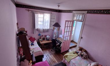 Venta Casa en Sector Residencial – Pedro León Ugalde, Santiago