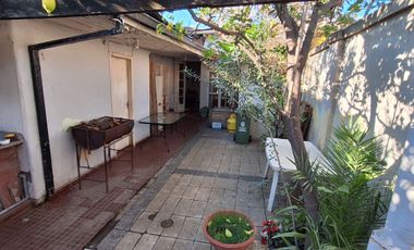 Venta Casa en Sector Residencial – Pedro León Ugalde, Santiago