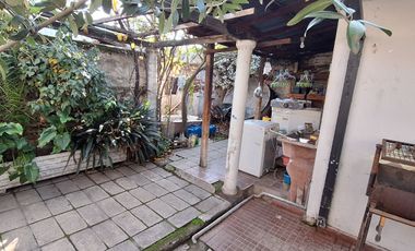 Venta Casa en Sector Residencial – Pedro León Ugalde, Santiago