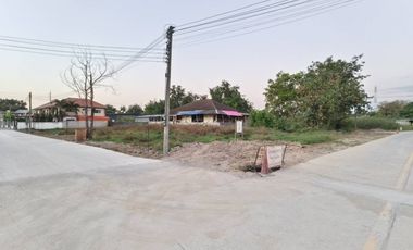 ด่วนราคาสุดท้าย ที่ดินแยกหลุยส์ ตลาดเจริญๆ  ใกล้ถนนใหญ่สันกำแพง แปลงมุมสี่เหลี่ยมสวย 188 ตร.วา 10 นาาทีไปห้างมากมาย