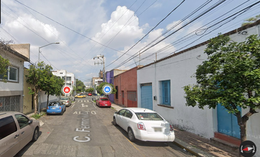 Casa ubicada en colonia Moderna, Guadalajara, Jalisco. Con 5 recamaras y 241m2. Muy cerca de la Glorieta Niños Héroes.