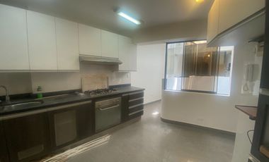 VENDO AMPLIO DEPARTAMENTO PRIMER PISO ELEVADO REMODELADO CASUARINAS SUR