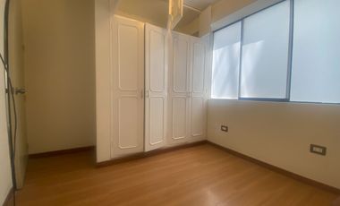 VENDO AMPLIO DEPARTAMENTO PRIMER PISO ELEVADO REMODELADO CASUARINAS SUR
