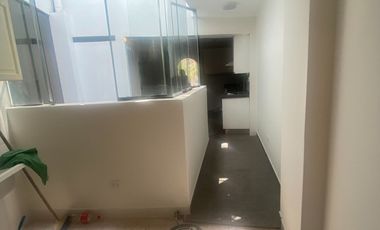 VENDO AMPLIO DEPARTAMENTO PRIMER PISO ELEVADO REMODELADO CASUARINAS SUR