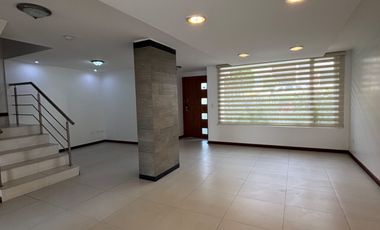 Dúplex de renta Cumbaya San Juan alto